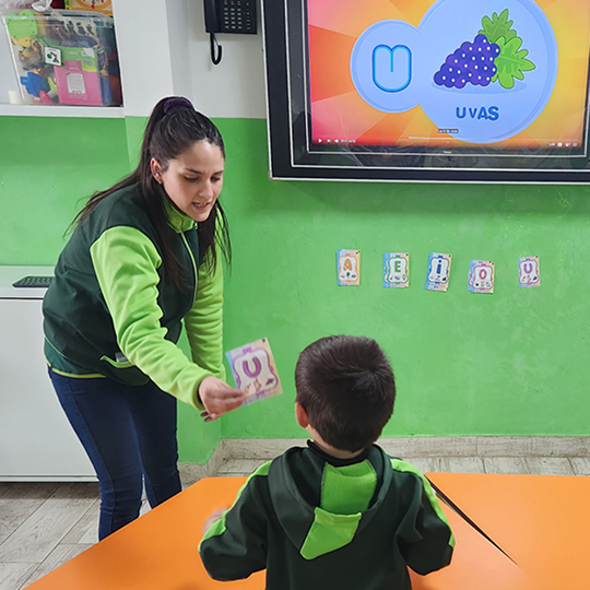 Capacitación a profesionales y familias